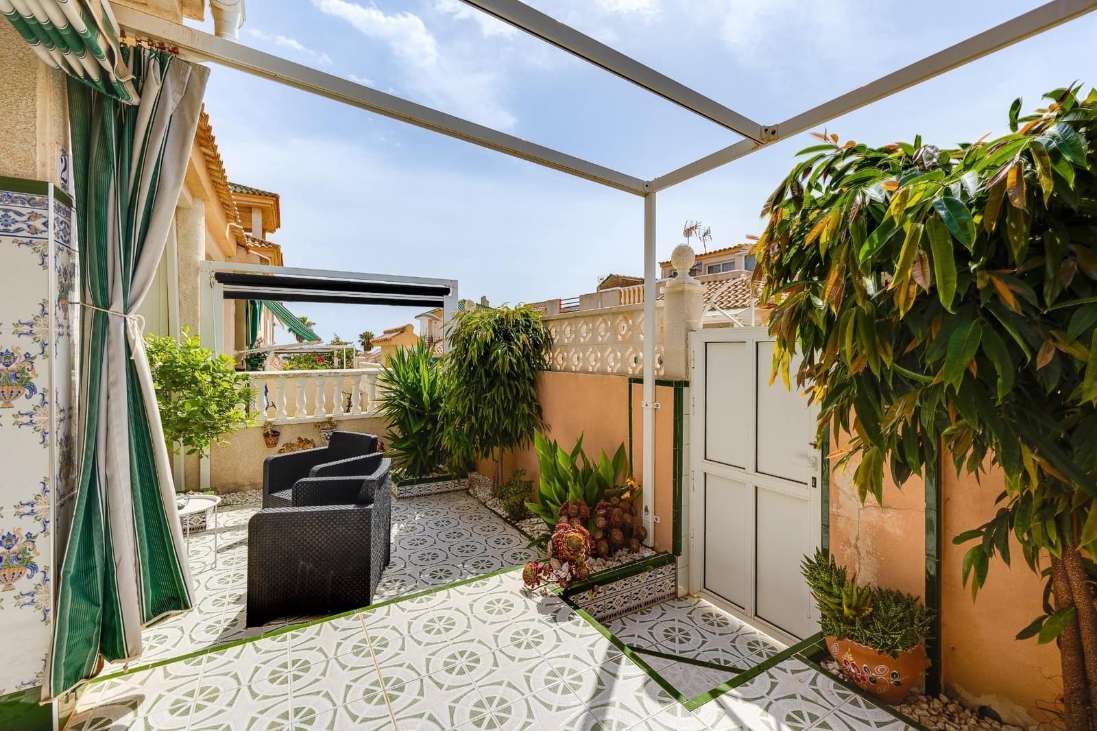 3 bedroom Bungalow for sale in Los Altos with pool - € 185,000 (Ref: 9232786)