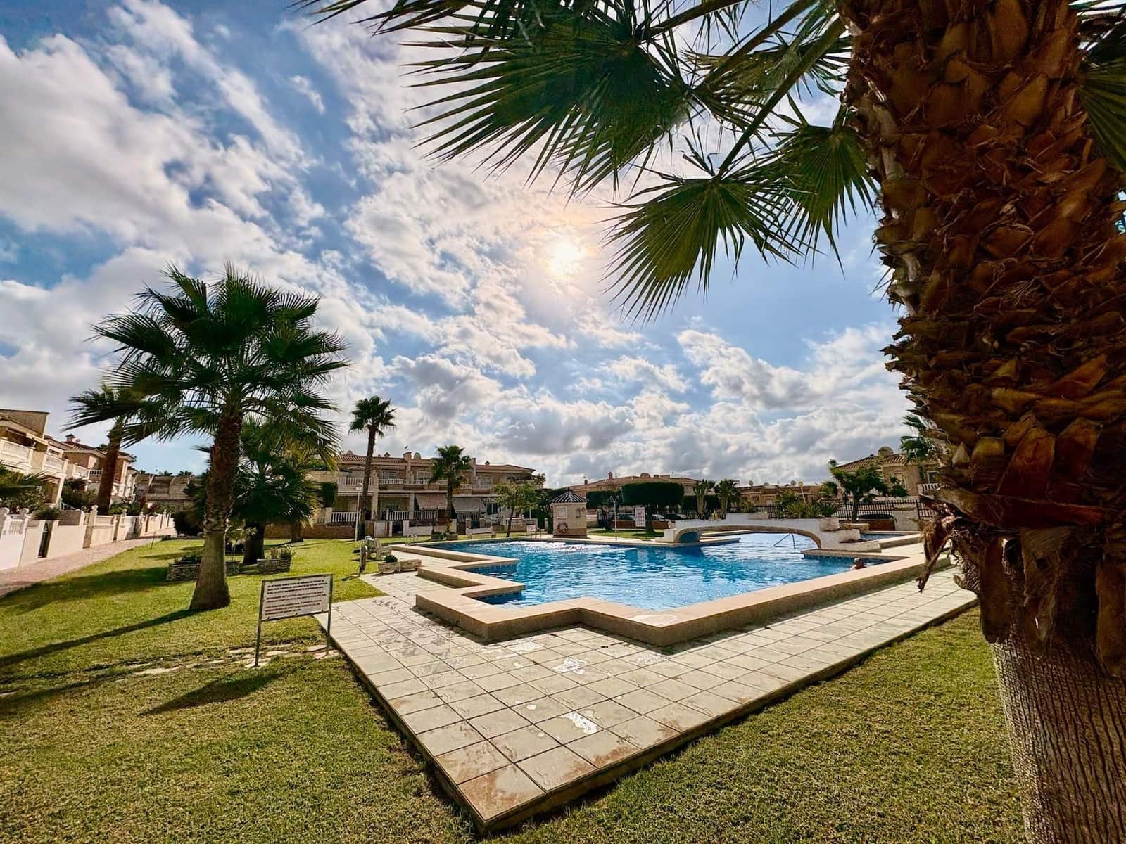 3 bedroom Bungalow for sale in Dona Pepa with pool - € 249,000 (Ref: 9247112)