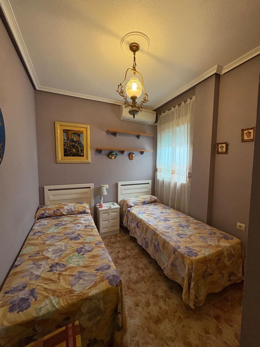 2 sypialnia Penthouse na sprzedaż w Torrevieja z garażem - 175 000 € (Ref: 9272472)