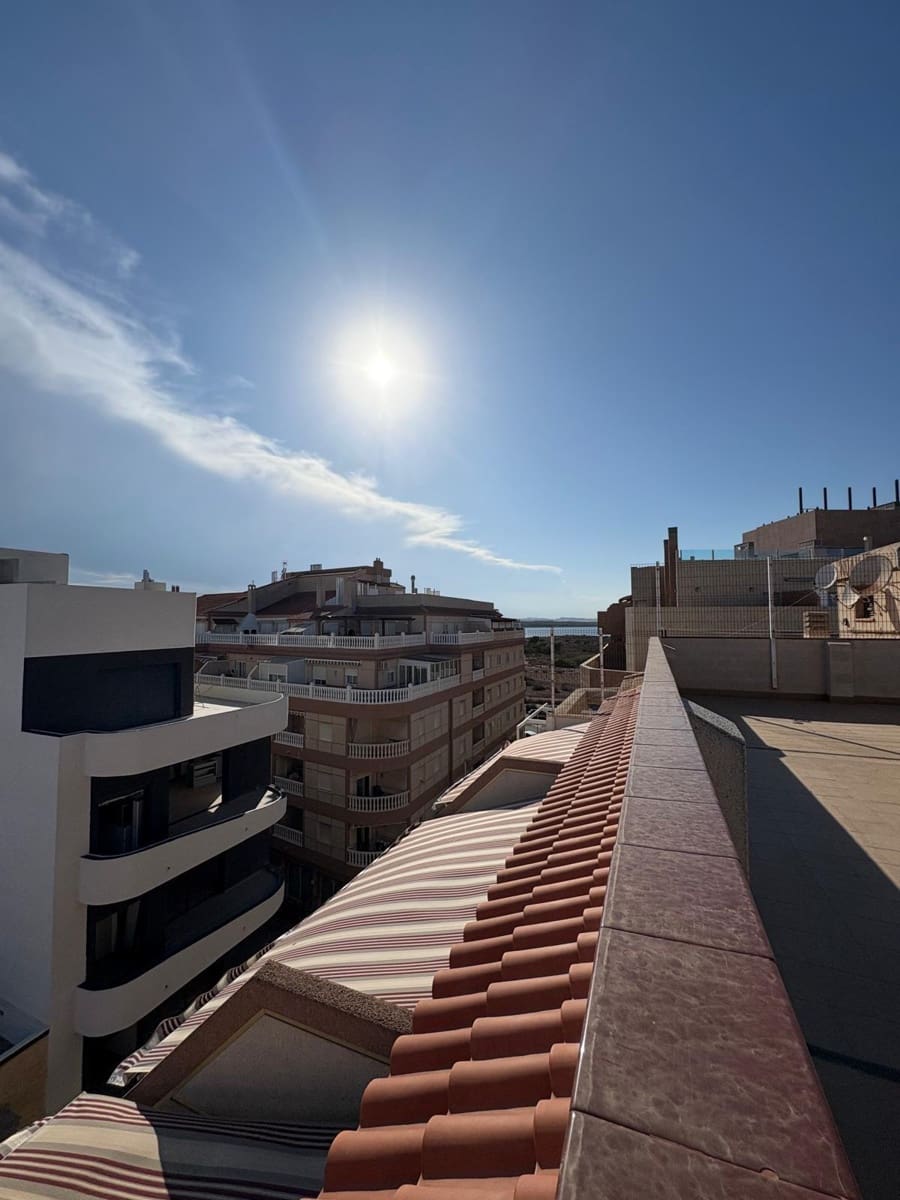 2 sypialnia Penthouse na sprzedaż w Torrevieja z garażem - 175 000 € (Ref: 9272472)