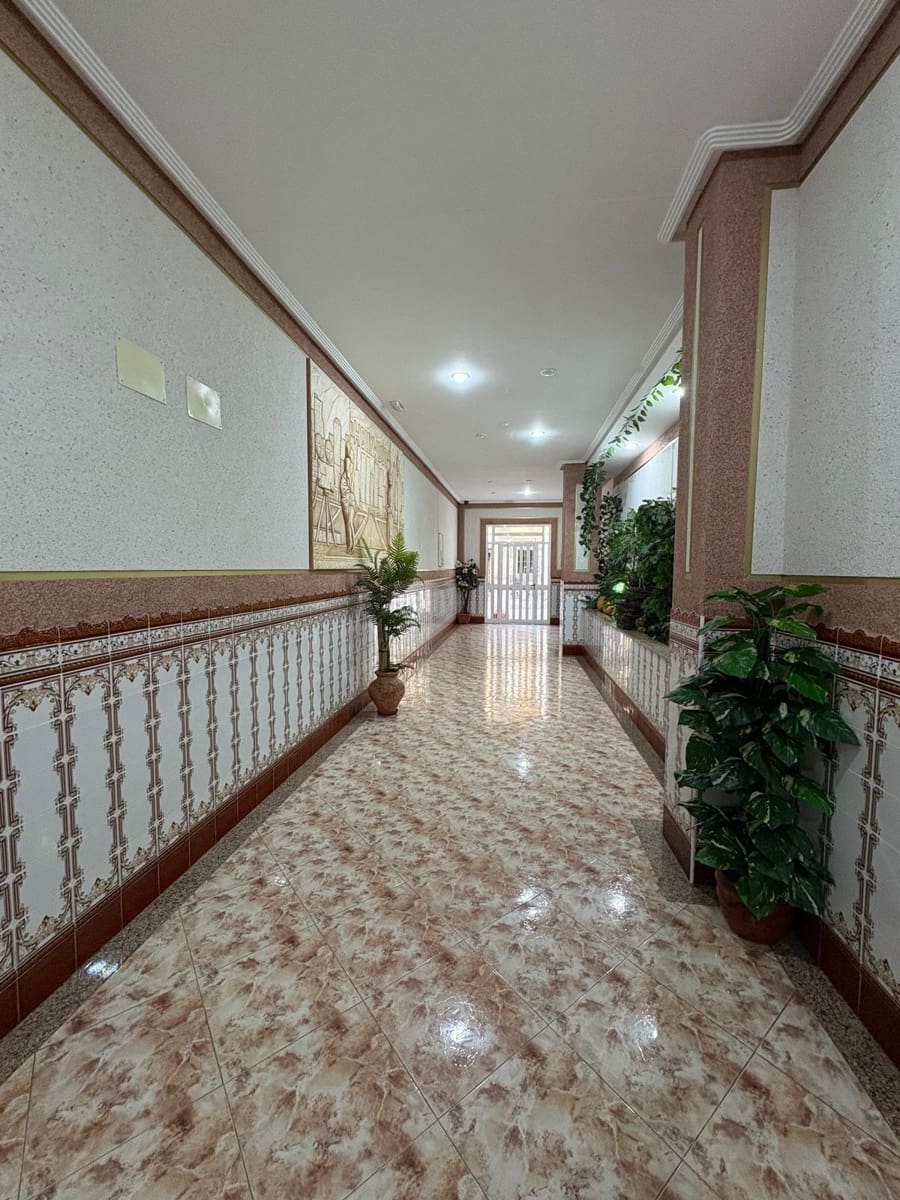 2 sypialnia Penthouse na sprzedaż w Torrevieja z garażem - 175 000 € (Ref: 9272472)