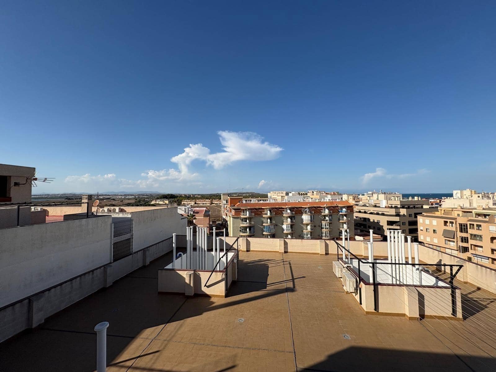 2 sypialnia Penthouse na sprzedaż w Torrevieja z garażem - 175 000 € (Ref: 9272472)