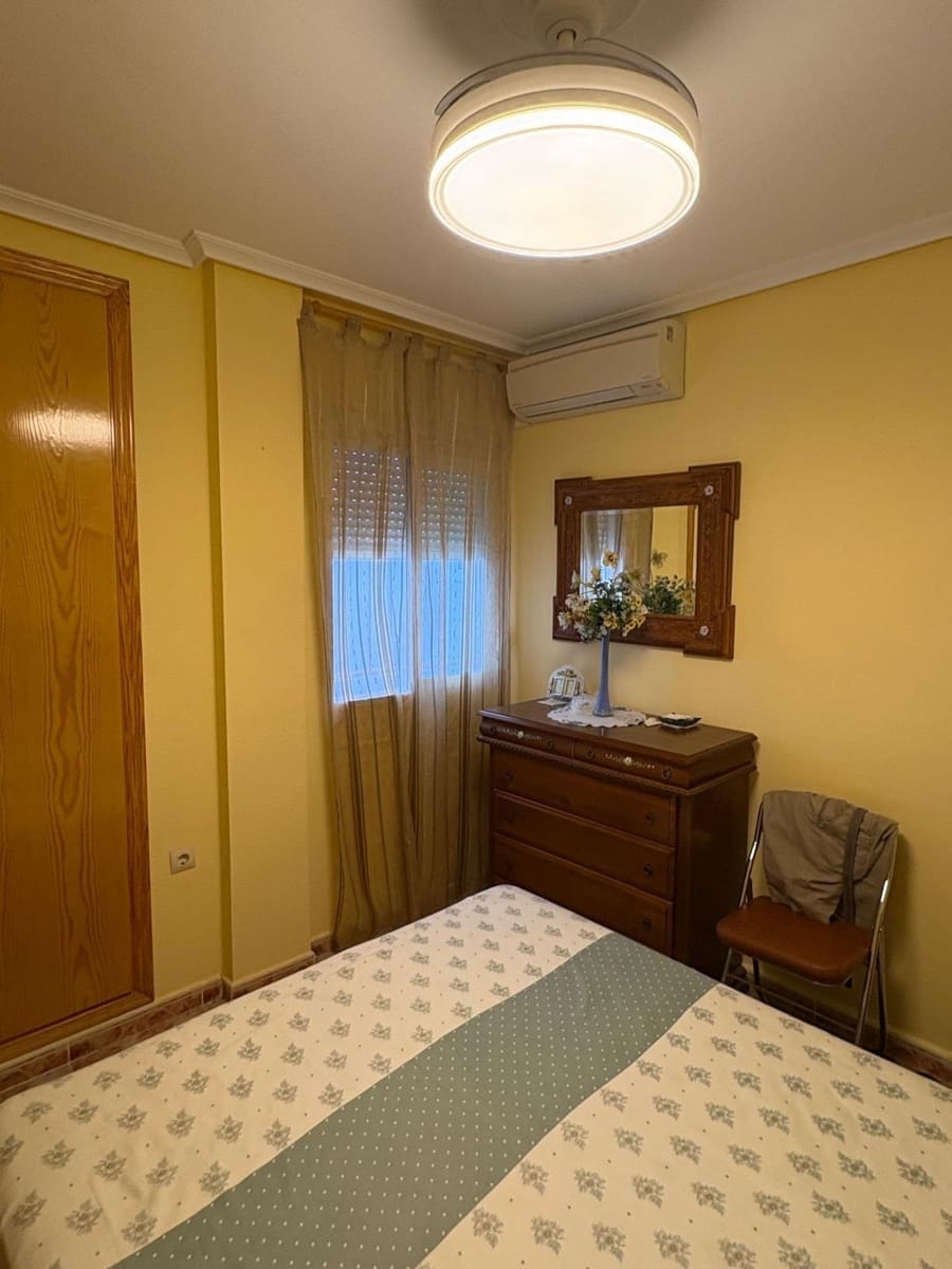 2 quarto Penthouse para venda em Torrevieja com garagem - 175 000 € (Ref: 9272472)