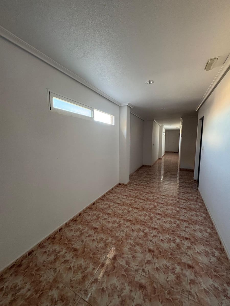 2 quarto Penthouse para venda em Torrevieja com garagem - 175 000 € (Ref: 9272472)