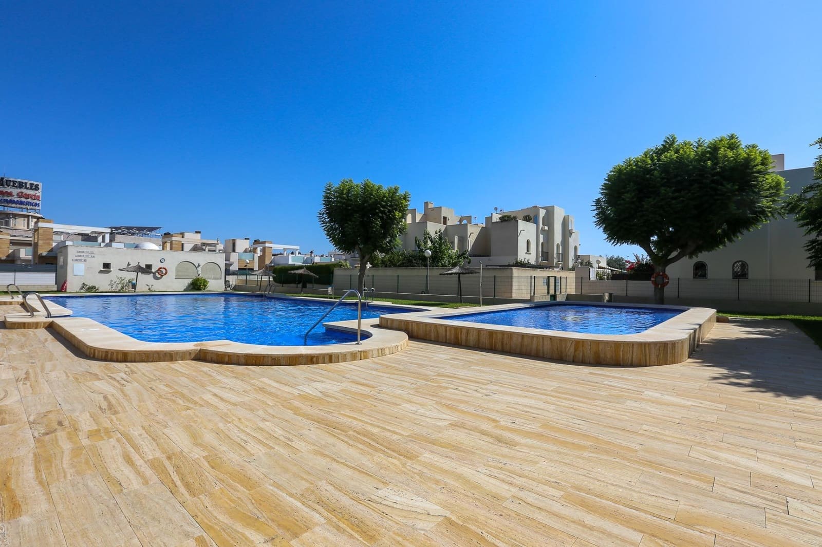 2 chambre Bungalow à vendre à Torrevieja avec piscine - 148 000 € (Ref: 9296780)