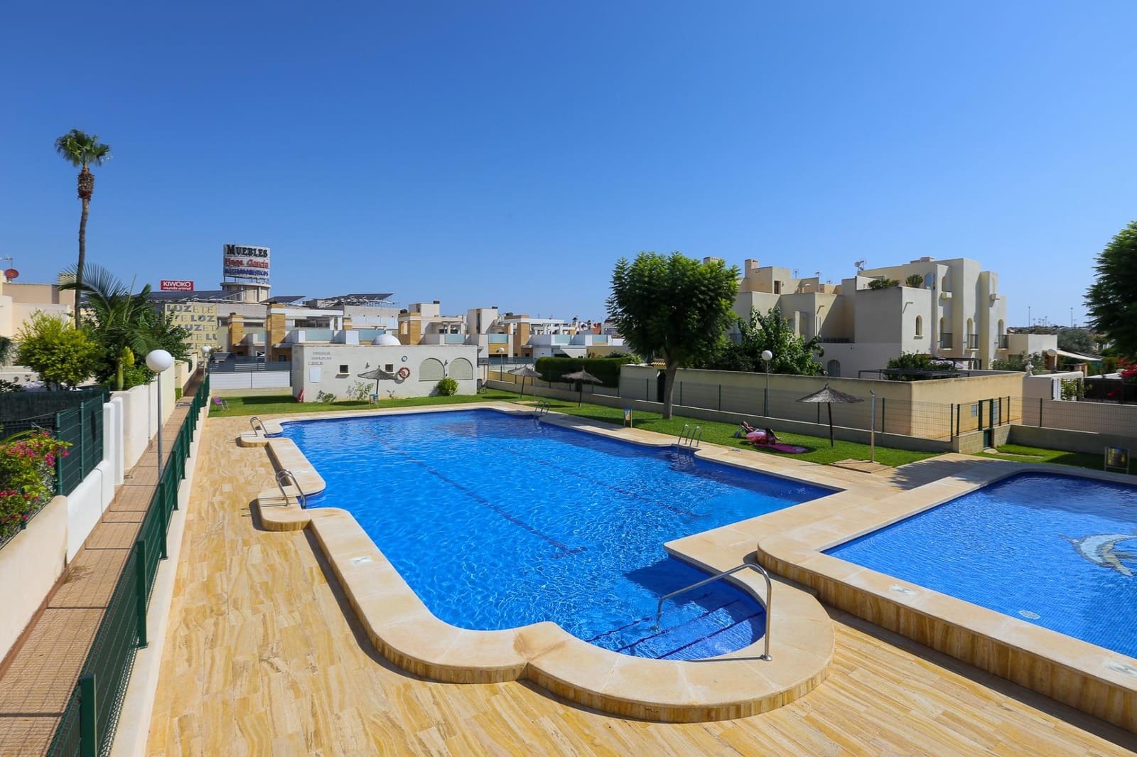 2 chambre Bungalow à vendre à Torrevieja avec piscine - 148 000 € (Ref: 9296780)
