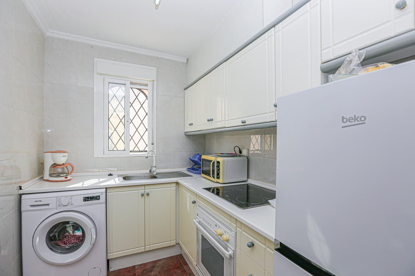 2 chambre Bungalow à vendre à Torrevieja avec piscine - 148 000 € (Ref: 9296780)