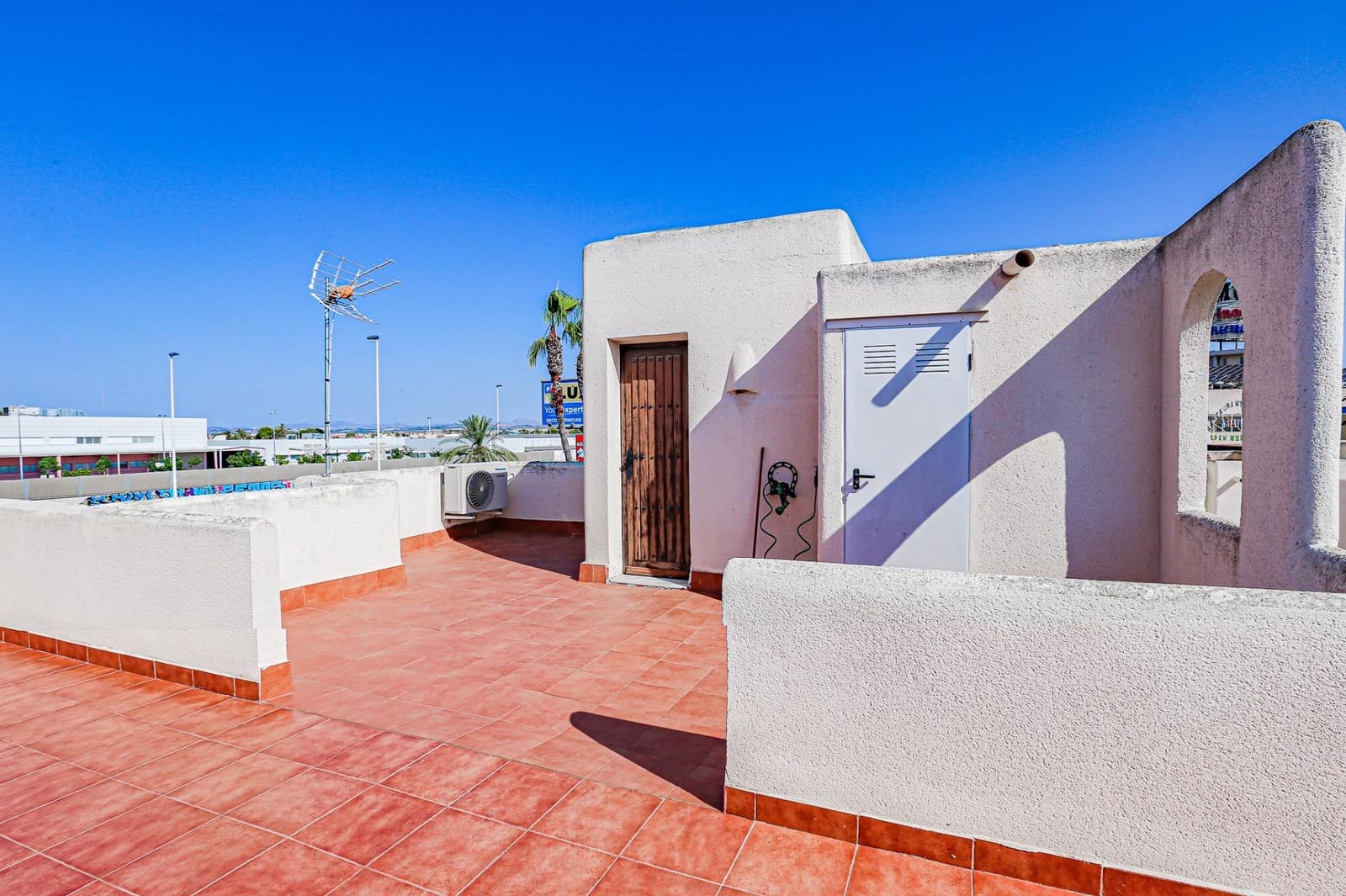 2 chambre Bungalow à vendre à Torrevieja avec piscine - 148 000 € (Ref: 9296780)