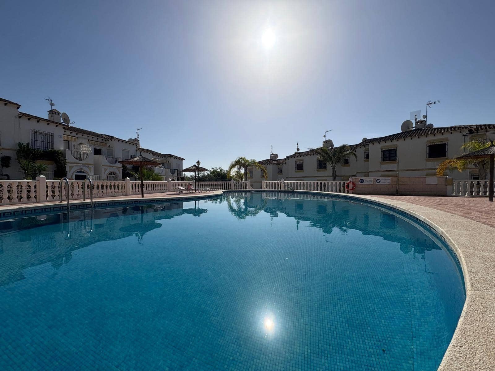 1 slaapkamer Bungalow te koop in Blue Lagoon met zwembad - € 99.990 (Ref: 9300959)