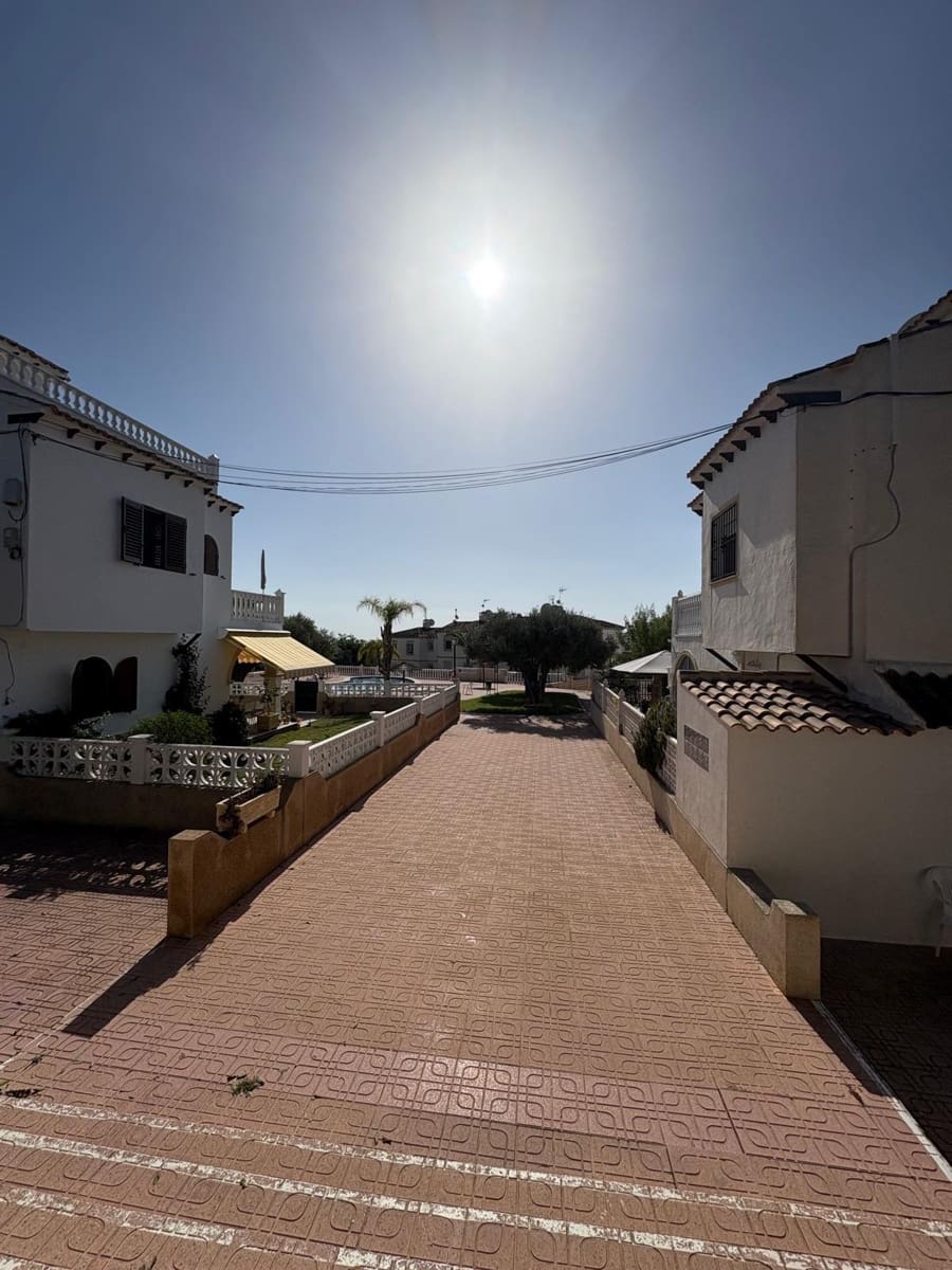 1 slaapkamer Bungalow te koop in Villamartin met zwembad - € 99.000 (Ref: 9300959)