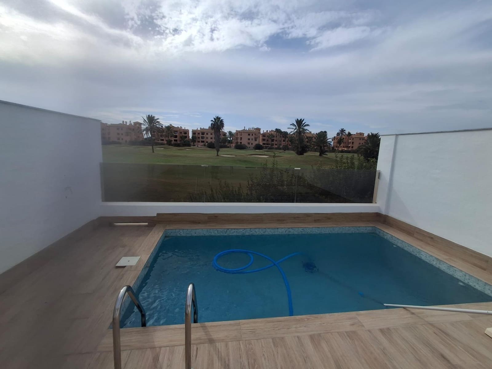 Apartamento de 3 habitaciones en Los Alcázares en venta con piscina garaje - 357.000 € (Ref: 9311090)