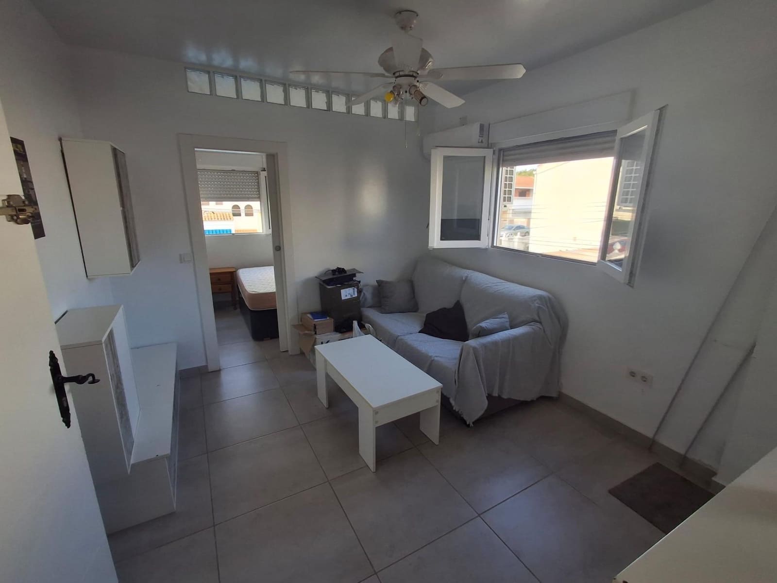 Studio til salg i Torrevieja med swimmingpool - € 95.000 (Ref: 9326359)