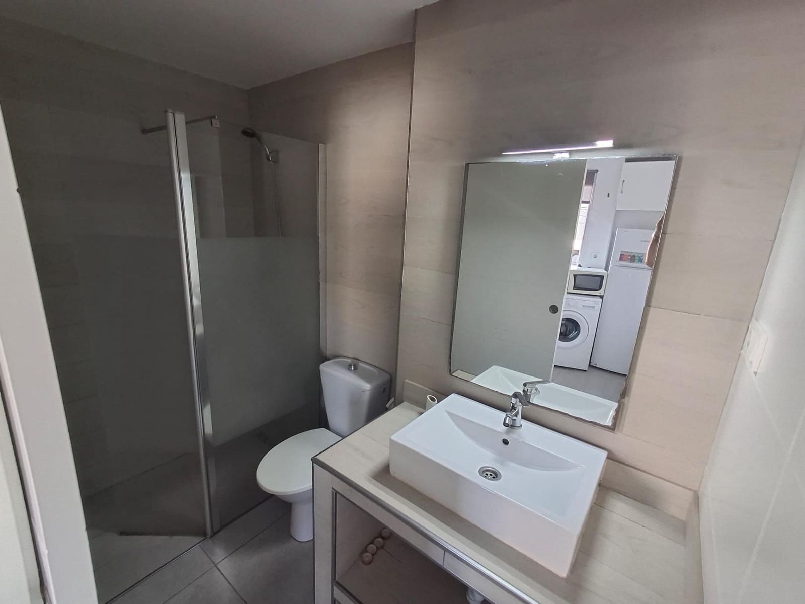 Studio til salg i Torrevieja med swimmingpool - € 95.000 (Ref: 9326359)