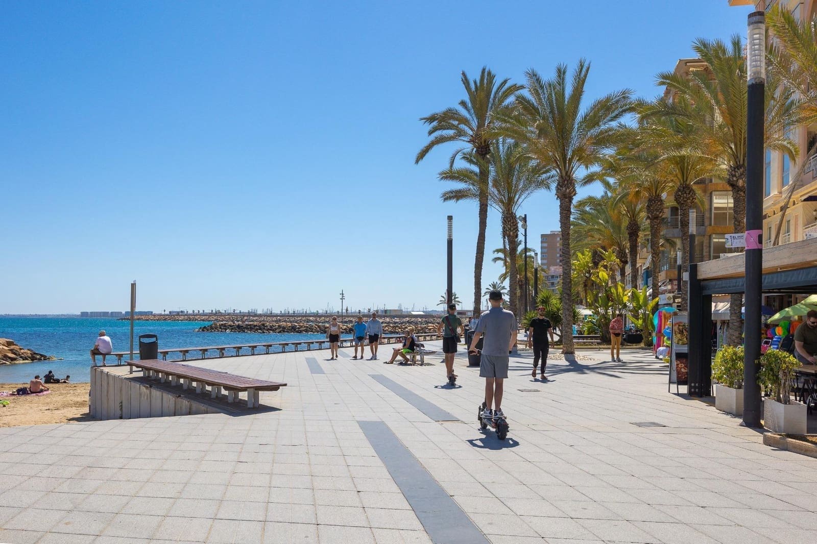 Studio na sprzedaż w Torrevieja z basenem - 95 000 € (Ref: 9326359)