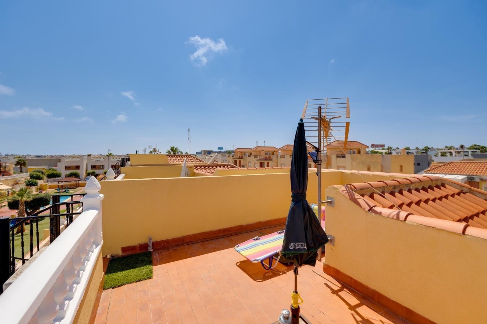 3 Zimmer Reihenhaus zu verkaufen in La Zenia mit Pool - 259.900 € (Ref: 9335234)
