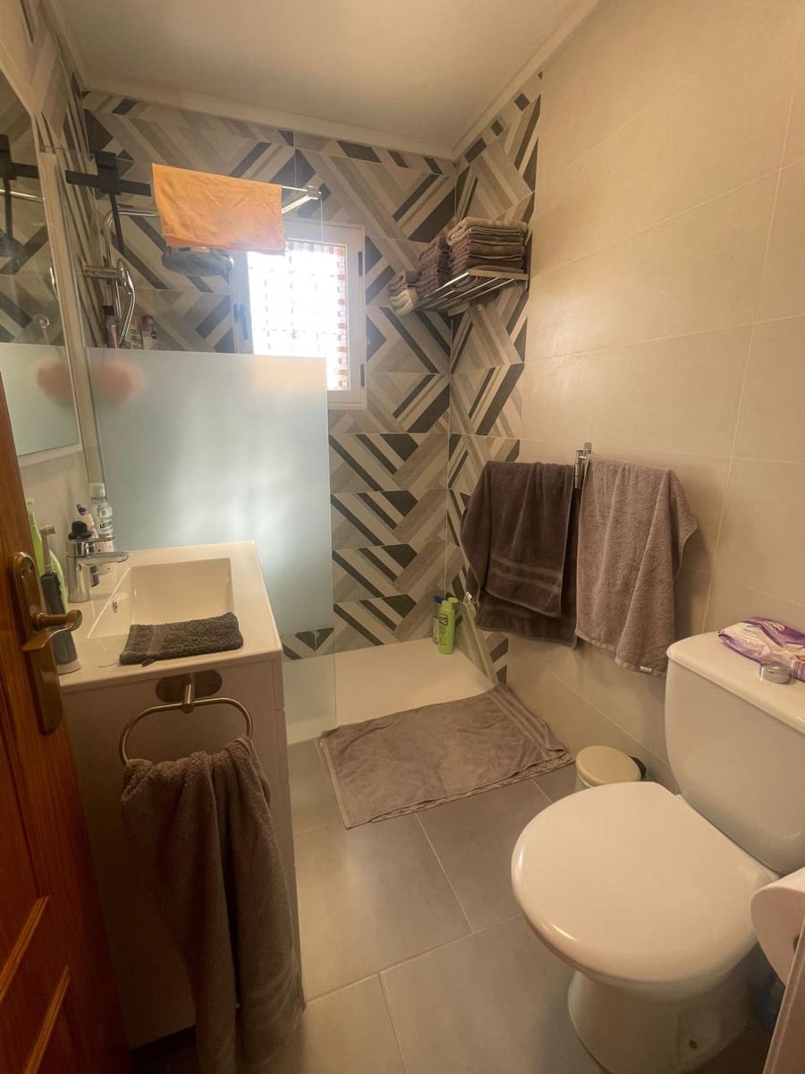 3 sypialnia Dom szeregowy na sprzedaż w Torrevieja z basenem - 210 000 € (Ref: 9335235)