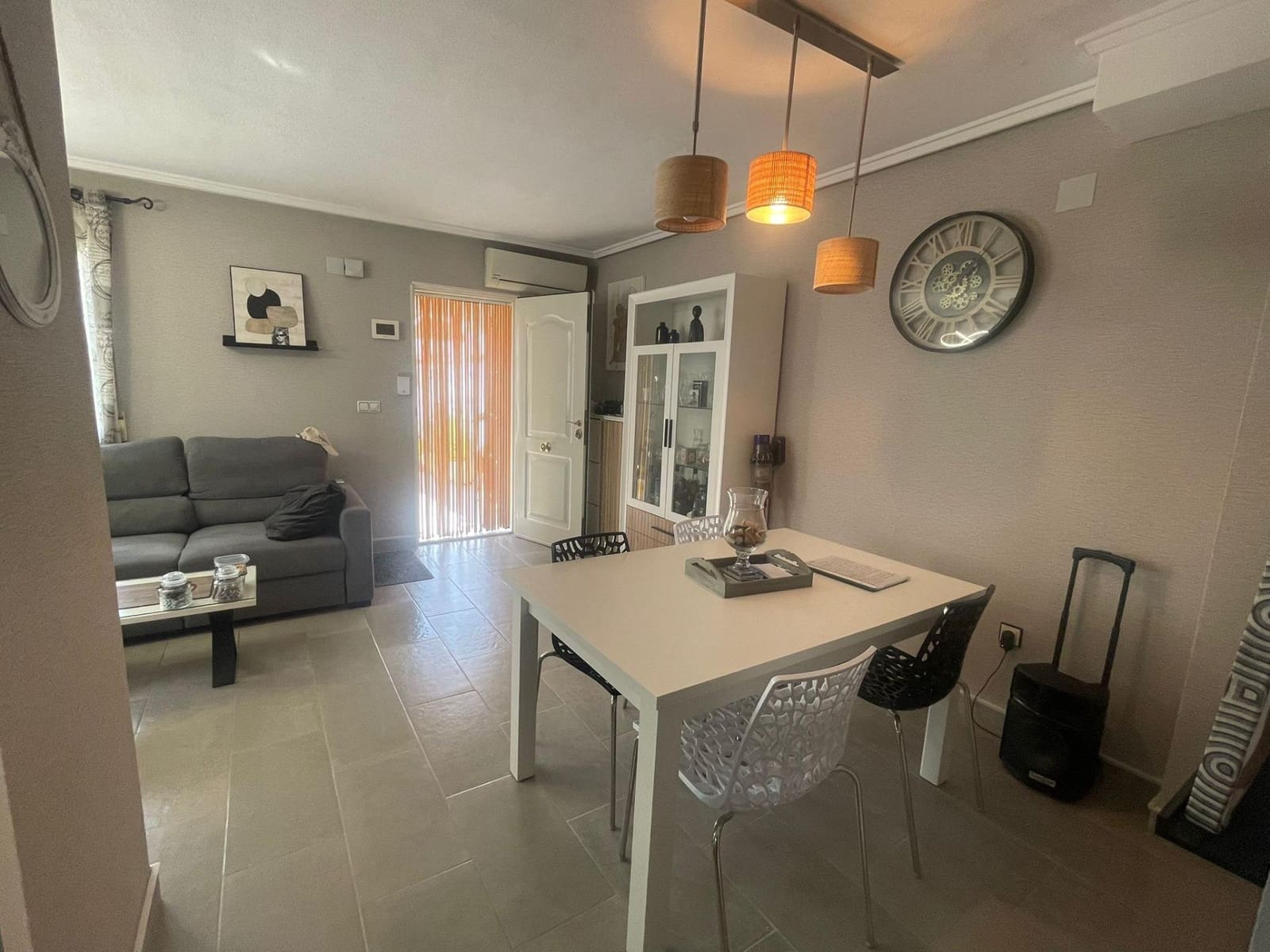 3 sypialnia Dom szeregowy na sprzedaż w Torrevieja z basenem - 210 000 € (Ref: 9335235)