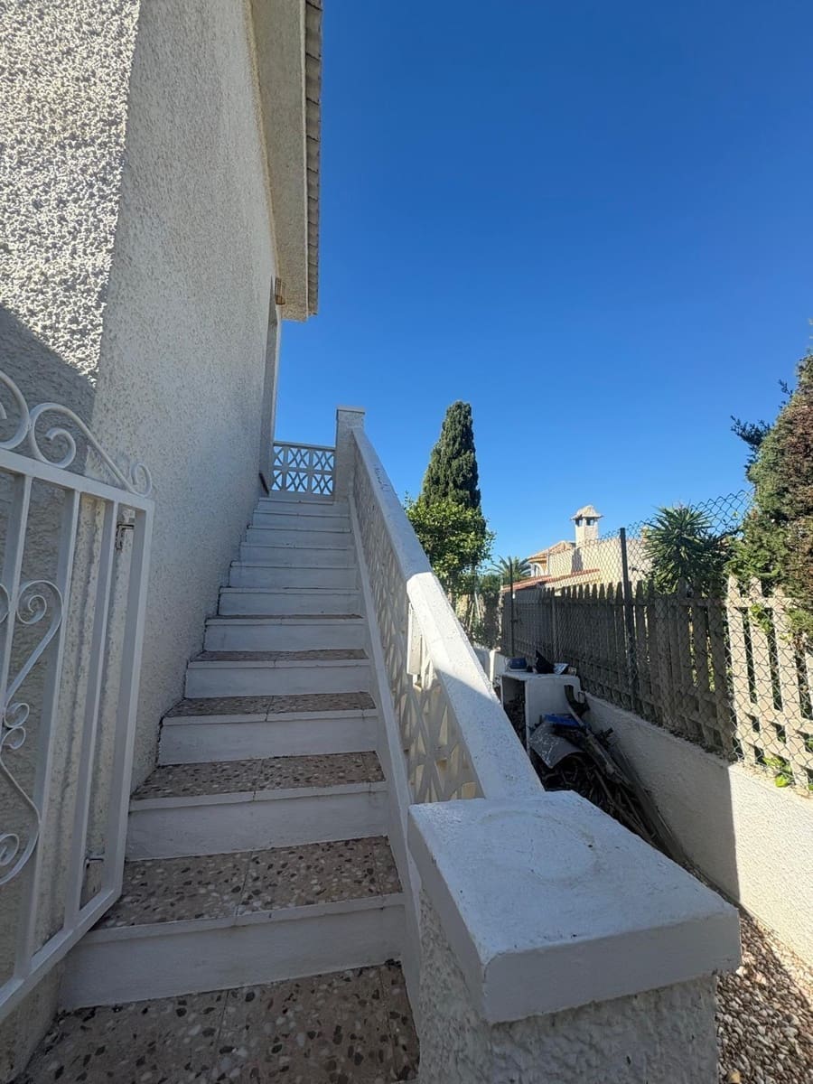 3 sypialnia Willa na sprzedaż w Ciudad Quesada z basenem garażem - 435 000 € (Ref: 9335236)