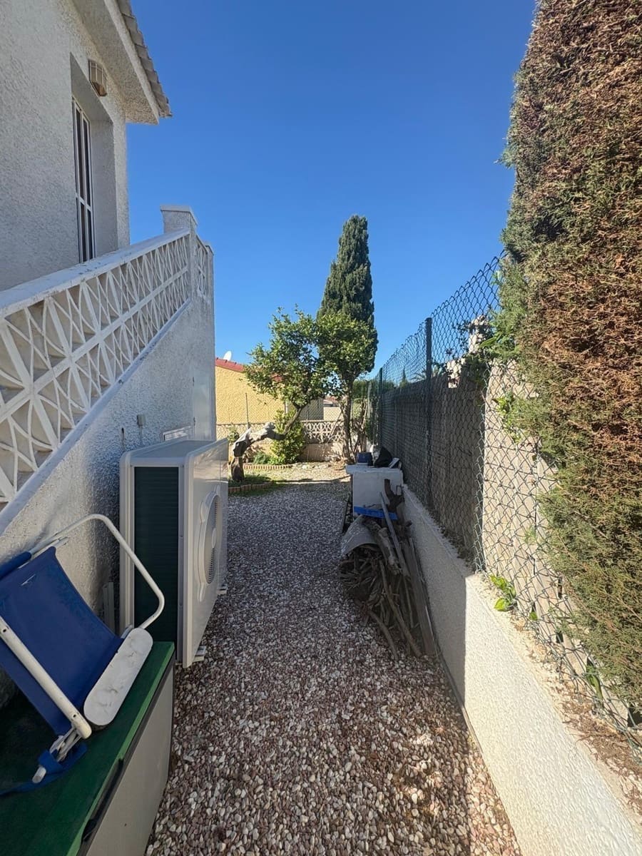 3 sypialnia Willa na sprzedaż w Ciudad Quesada z basenem garażem - 435 000 € (Ref: 9335236)