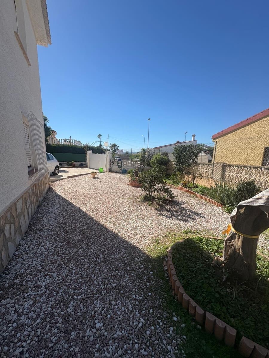 3 sypialnia Willa na sprzedaż w Ciudad Quesada z basenem garażem - 435 000 € (Ref: 9335236)