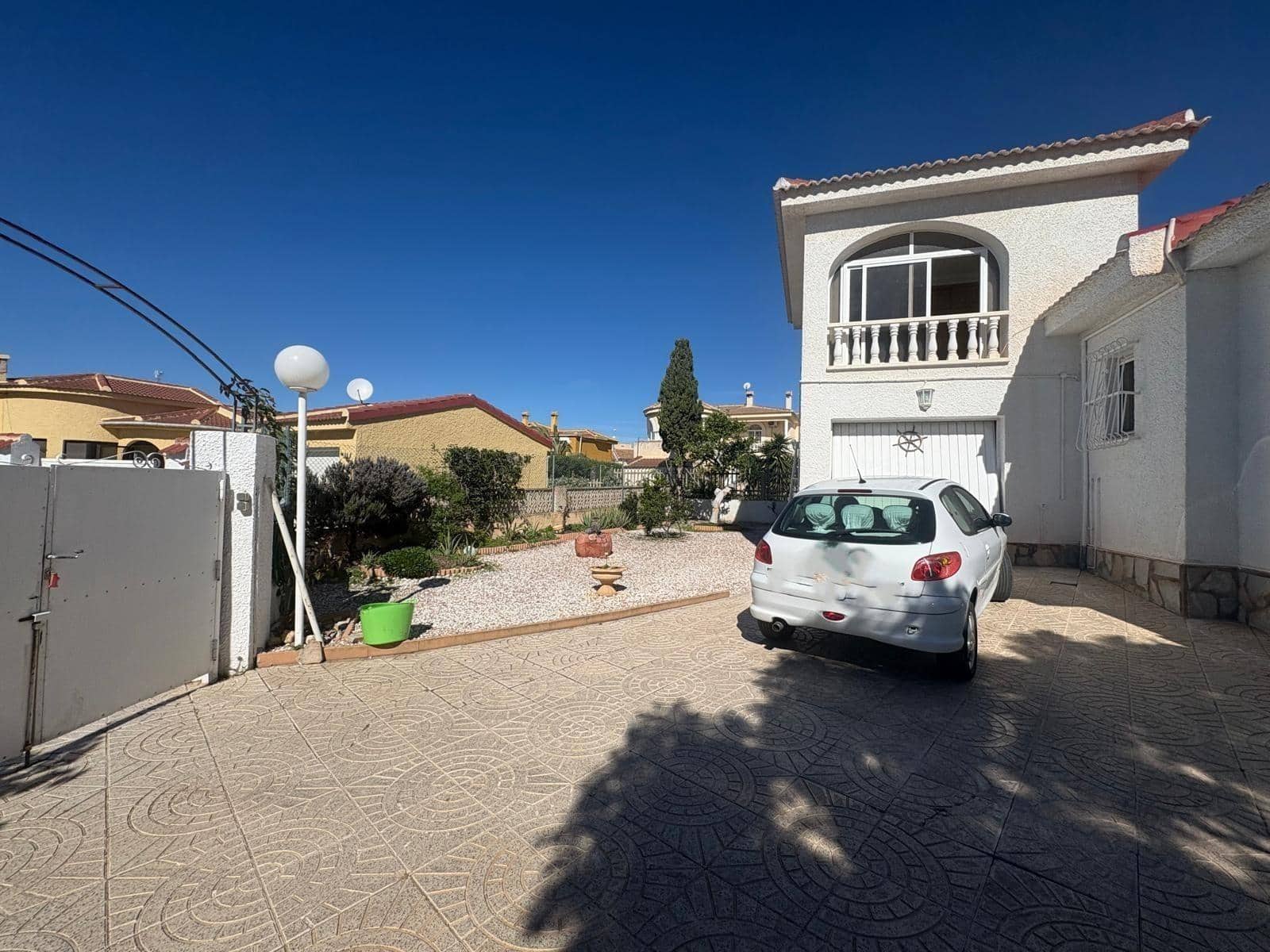 3 sypialnia Willa na sprzedaż w Ciudad Quesada z basenem garażem - 435 000 € (Ref: 9335236)