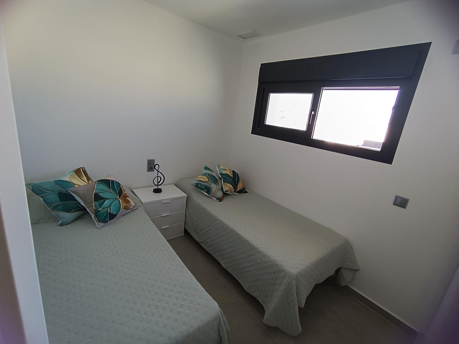 3 soveværelse Rækkehus til salg i Daya Nueva med swimmingpool - € 299.000 (Ref: 9337858)