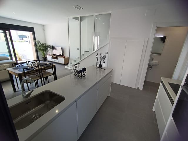 3 chambre Villa/Maison Mitoyenne à vendre à Daya Nueva avec piscine - 299 000 € (Ref: 9337858)