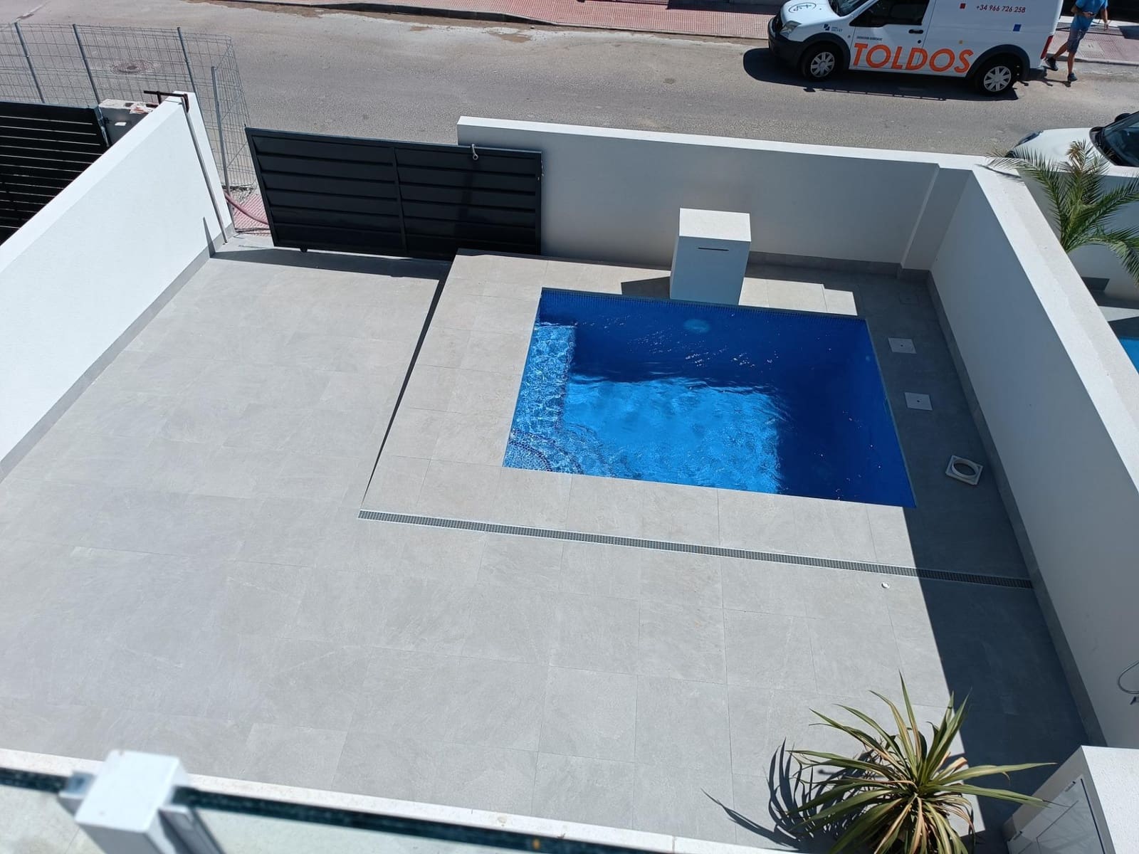 3 soveværelse Rækkehus til salg i Daya Nueva med swimmingpool - € 299.000 (Ref: 9337858)