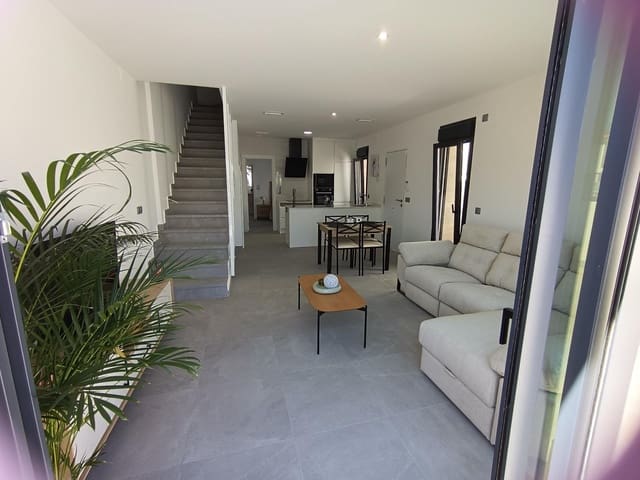 3 chambre Villa/Maison Mitoyenne à vendre à Daya Nueva avec piscine - 299 000 € (Ref: 9337858)