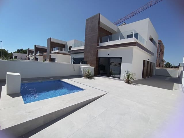 3 soveværelse Rækkehus til salg i Daya Nueva med swimmingpool - € 317.000 (Ref: 9337858)