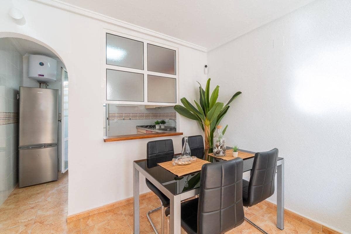 2 sypialnia Dom szeregowy na sprzedaż w Torrevieja z basenem - 139 000 € (Ref: 9337861)