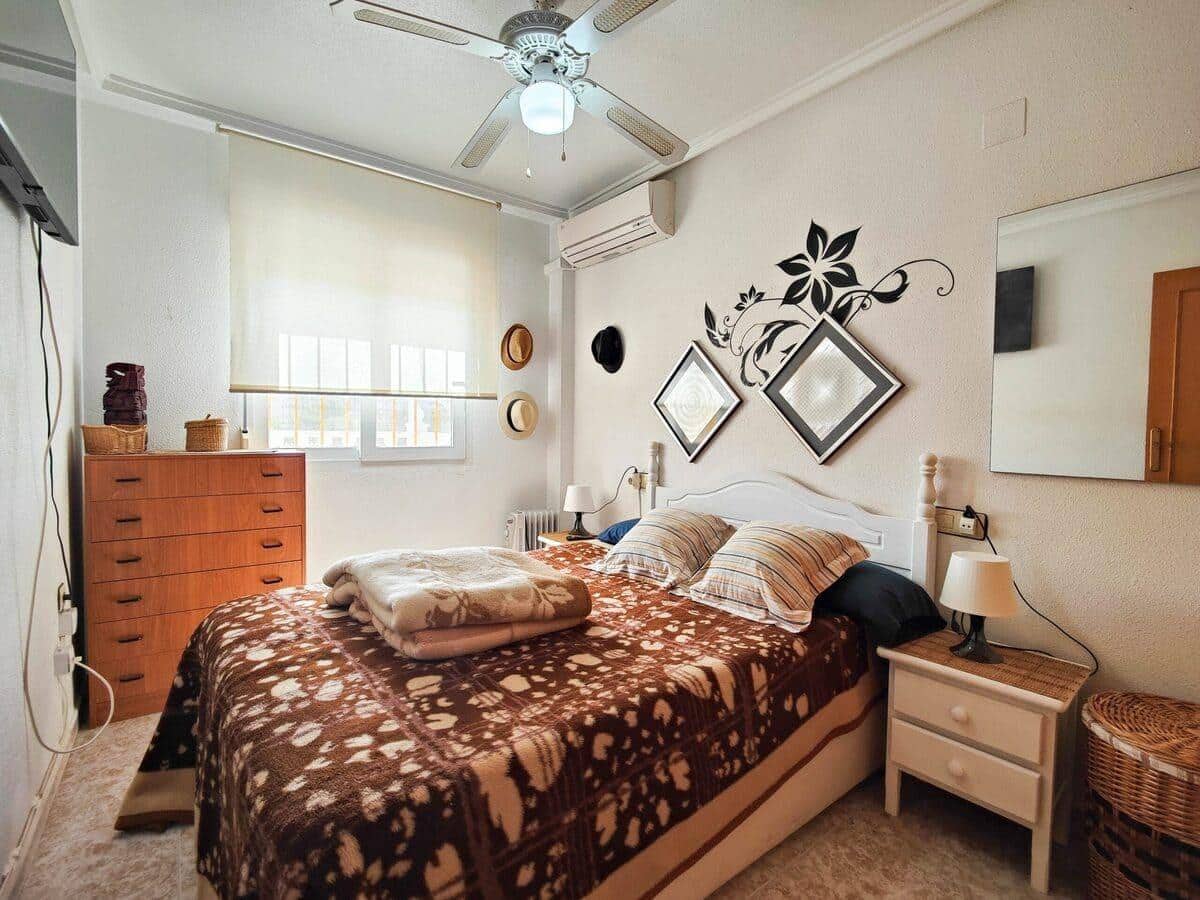 3 soveværelse Bungalow til salg i Torrevieja med swimmingpool - € 159.900 (Ref: 9347156)