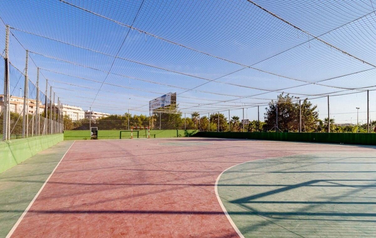 3 soveværelse Bungalow til salg i Torrevieja med swimmingpool - € 154.900 (Ref: 9347156)