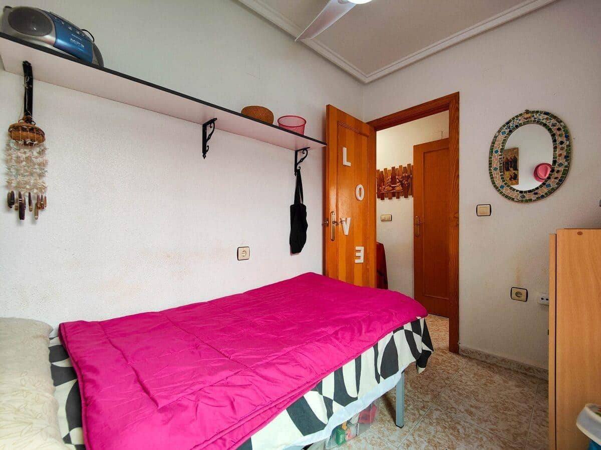 3 soveværelse Bungalow til salg i Torrevieja med swimmingpool - € 154.900 (Ref: 9347156)