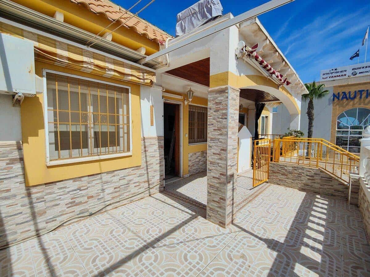 3 soveværelse Bungalow til salg i Torrevieja med swimmingpool - € 154.900 (Ref: 9347156)