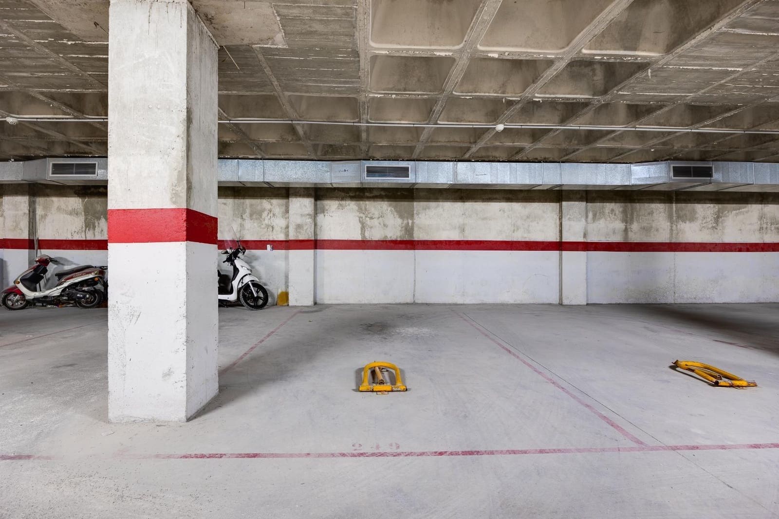 Apartamento de 2 habitaciones en Torrevieja en venta con piscina garaje - 134.900 € (Ref: 9349410)