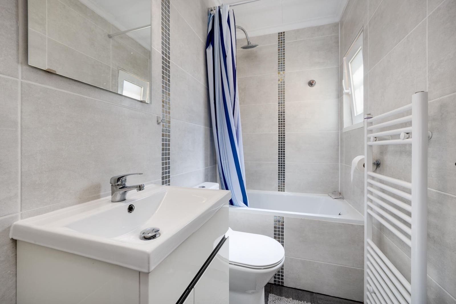 3 sypialnia Willa na sprzedaż w La Marina z basenem - 230 000 € (Ref: 9356083)