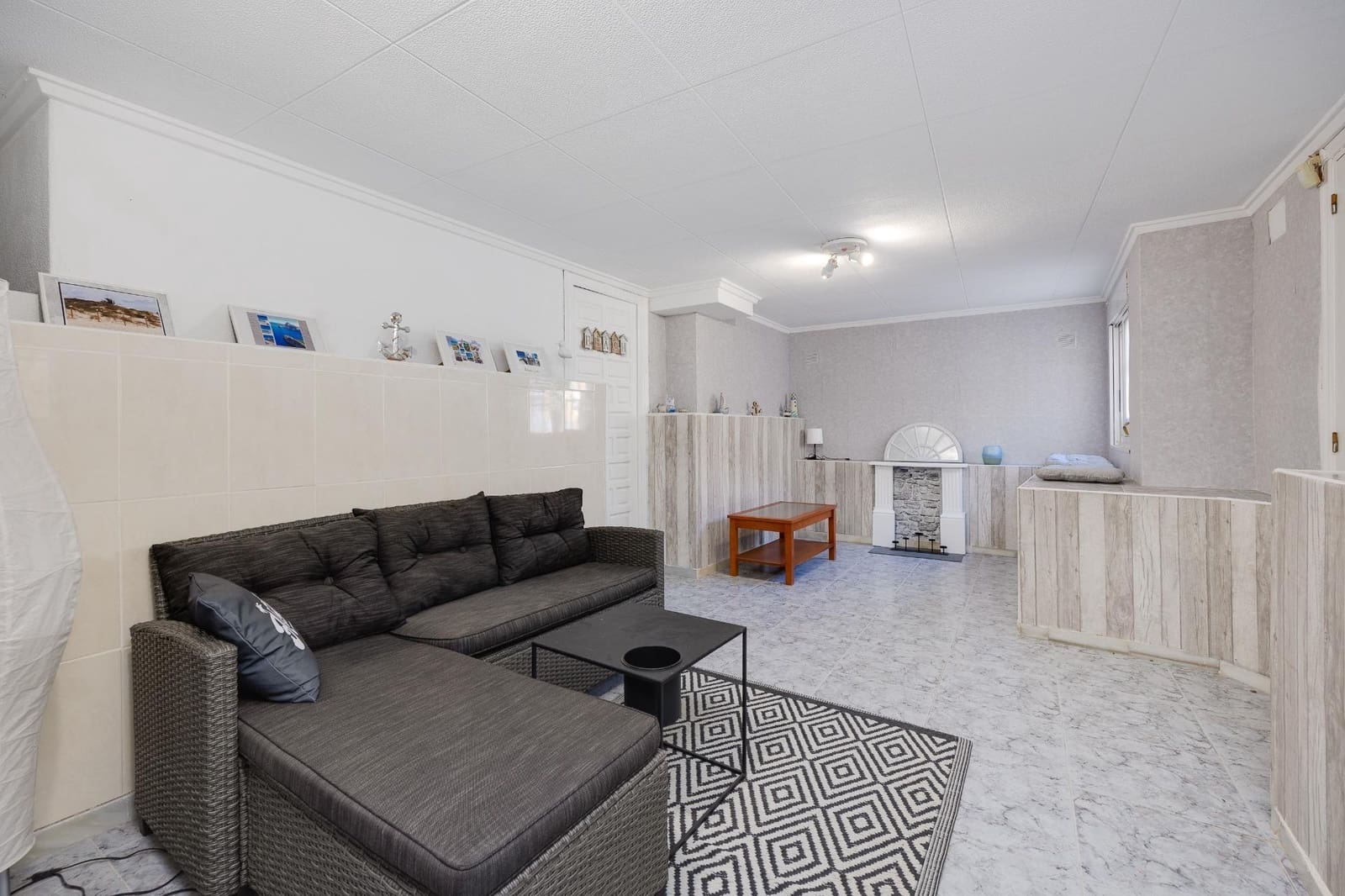 3 bedroom Villa for sale in La Marina with pool - € 225,000 (Ref: 9356083)