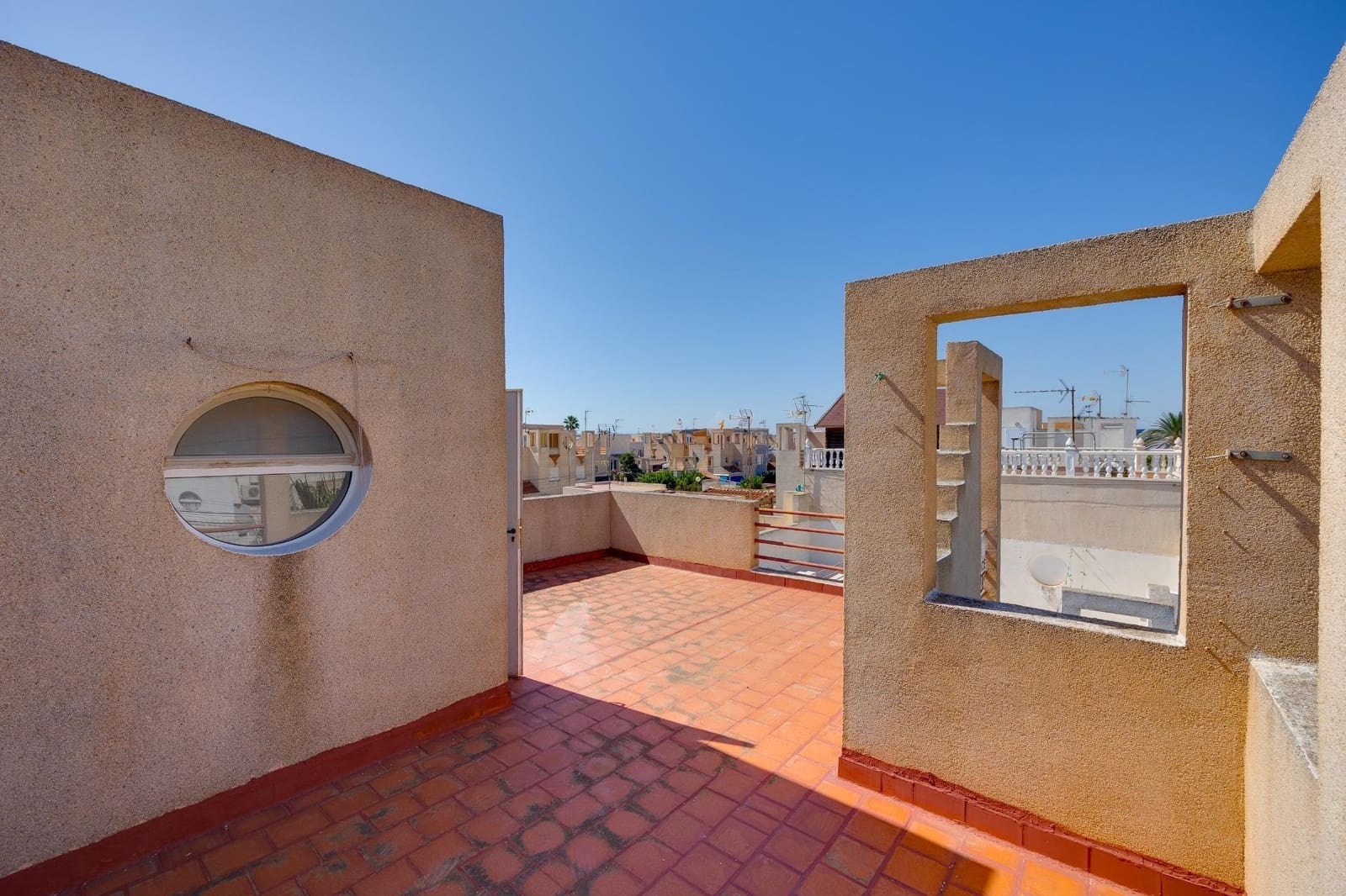 Adosado de 3 habitaciones en Torrevieja en venta - 169.900 € (Ref: 9362524)