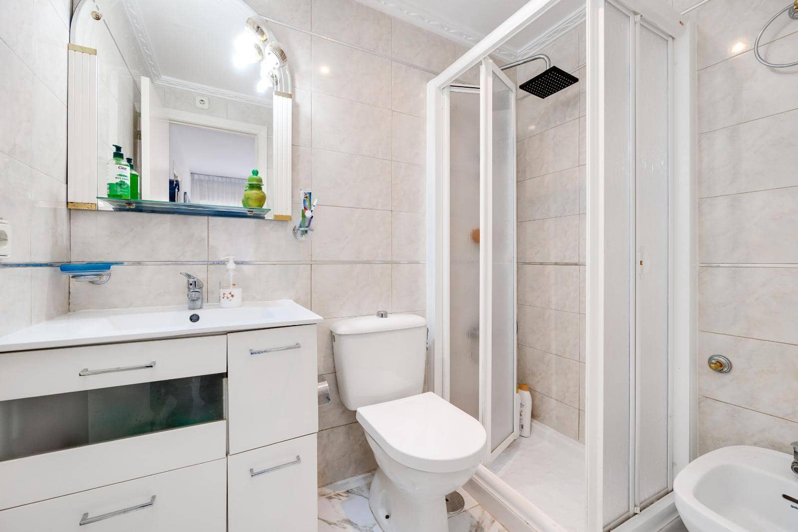 Adosado de 4 habitaciones en Torrevieja en venta con piscina - 159.000 € (Ref: 9379262)