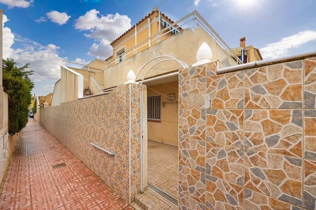 4 chambre Villa/Maison Mitoyenne à vendre à Torrevieja avec piscine - 159 000 € (Ref: 9379262)