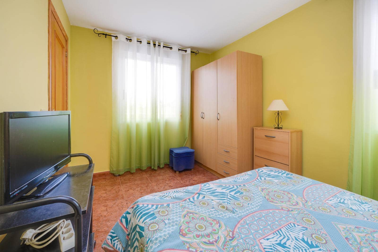 Adosado de 4 habitaciones en Torrevieja en venta con piscina - 159.000 € (Ref: 9379262)