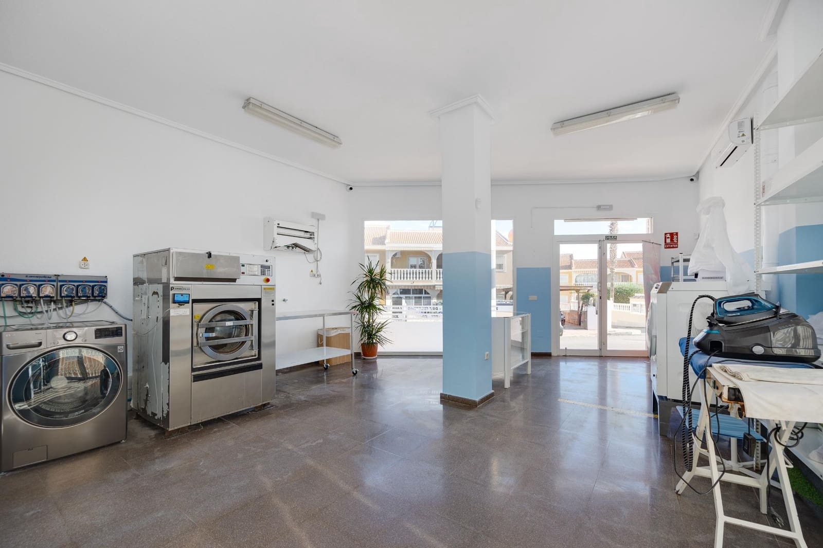 1 soverom Kommersiell til salgs i Rojales - € 130 000 (Ref: 9382733)