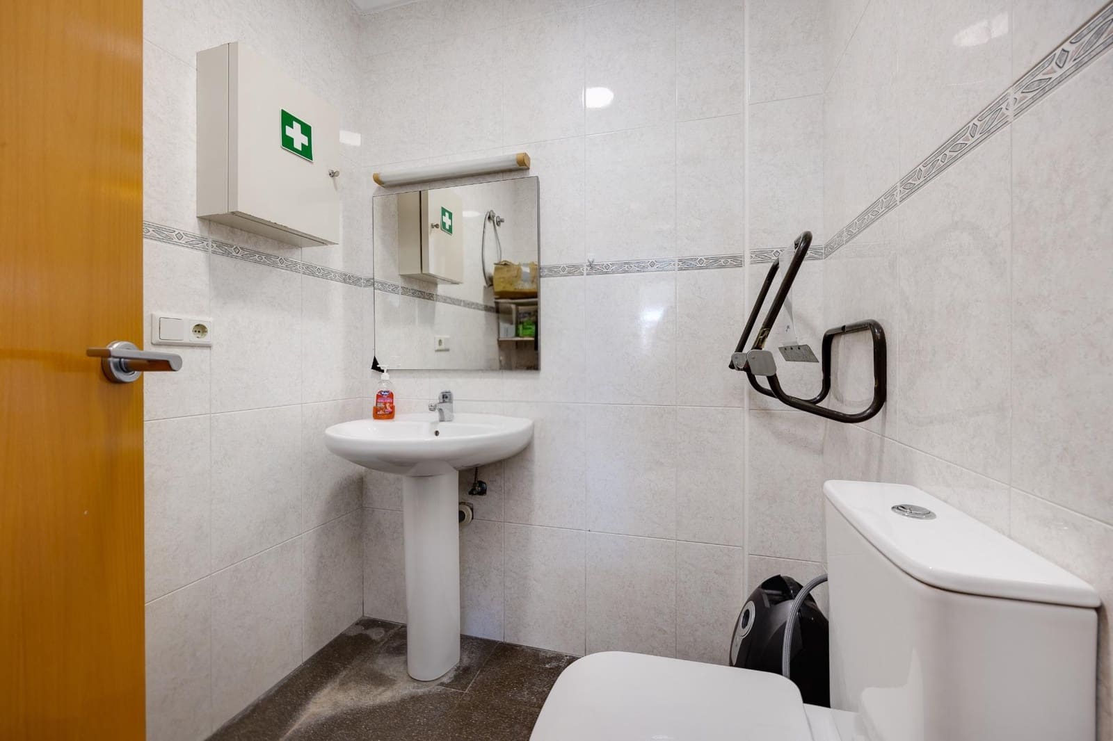 1 soverom Kommersiell til salgs i Rojales - € 130 000 (Ref: 9382733)