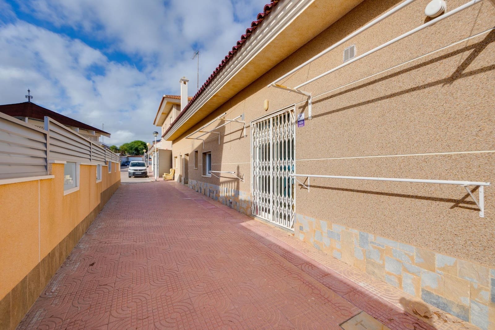 1 bedroom Commercial for sale in Rojales - € 130,000 (Ref: 9382733)