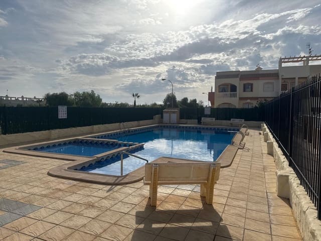 2 bedroom Bungalow for sale in Punta Prima, Orihuela with pool - € 139,500 (Ref: 9396232)