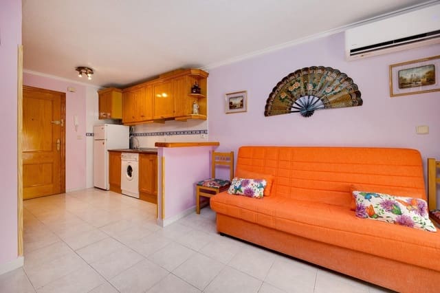 Studio for sale in Playa del Acequión, Torrevieja - € 79,995 (Ref: 9396233)