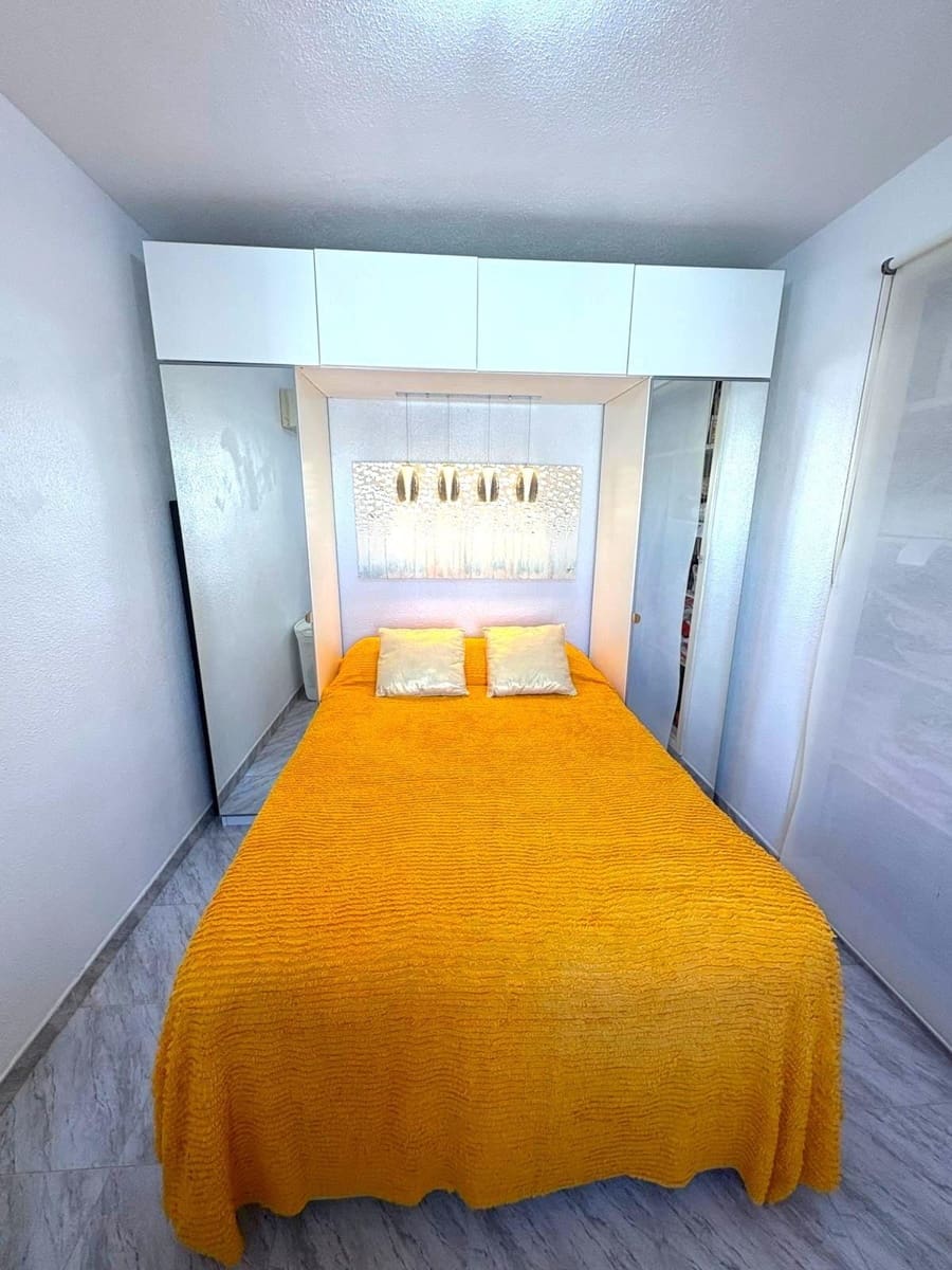 2 soverom Bungalow til salgs i Torrevieja med svømmebasseng - € 165 000 (Ref: 9400829)