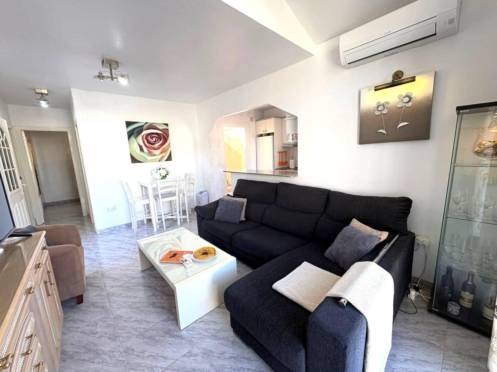 2 soverom Bungalow til salgs i Torrevieja med svømmebasseng - € 165 000 (Ref: 9400829)