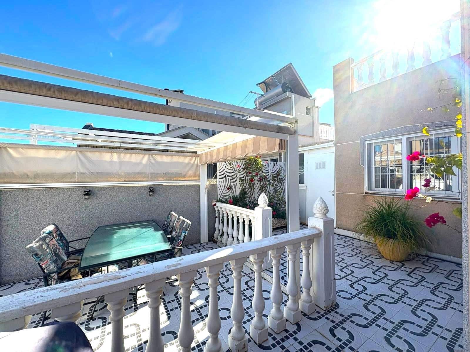 2 soverom Bungalow til salgs i Torrevieja med svømmebasseng - € 165 000 (Ref: 9400829)